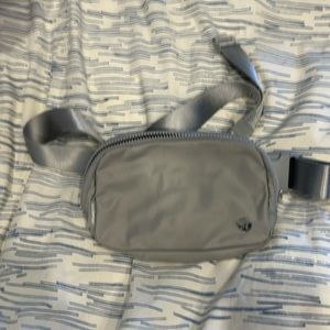 Lululemon belt bag - silver/gray small